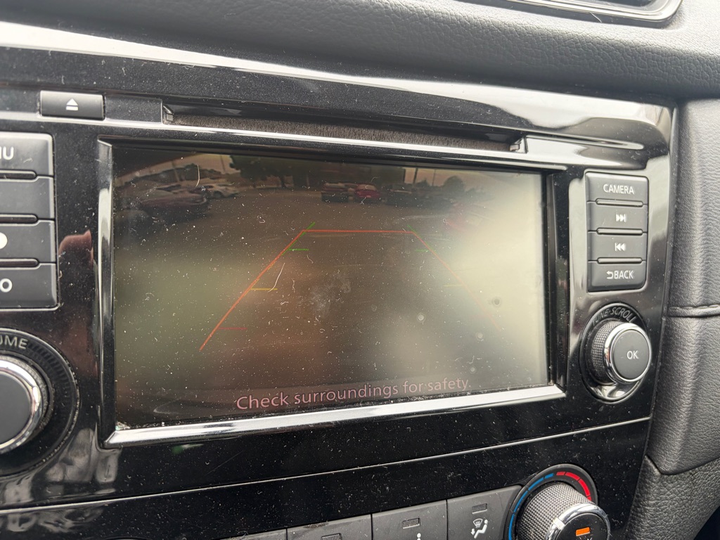 Photo 8 of this NISSAN ROGUE