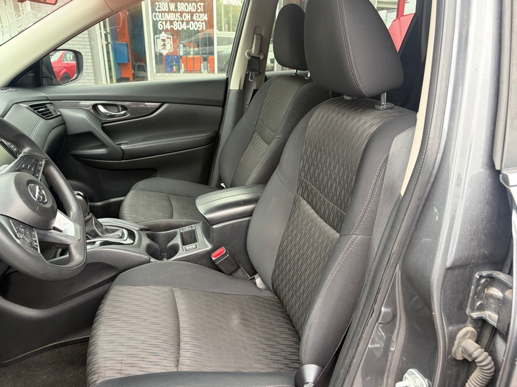 Photo 9 of this NISSAN ROGUE