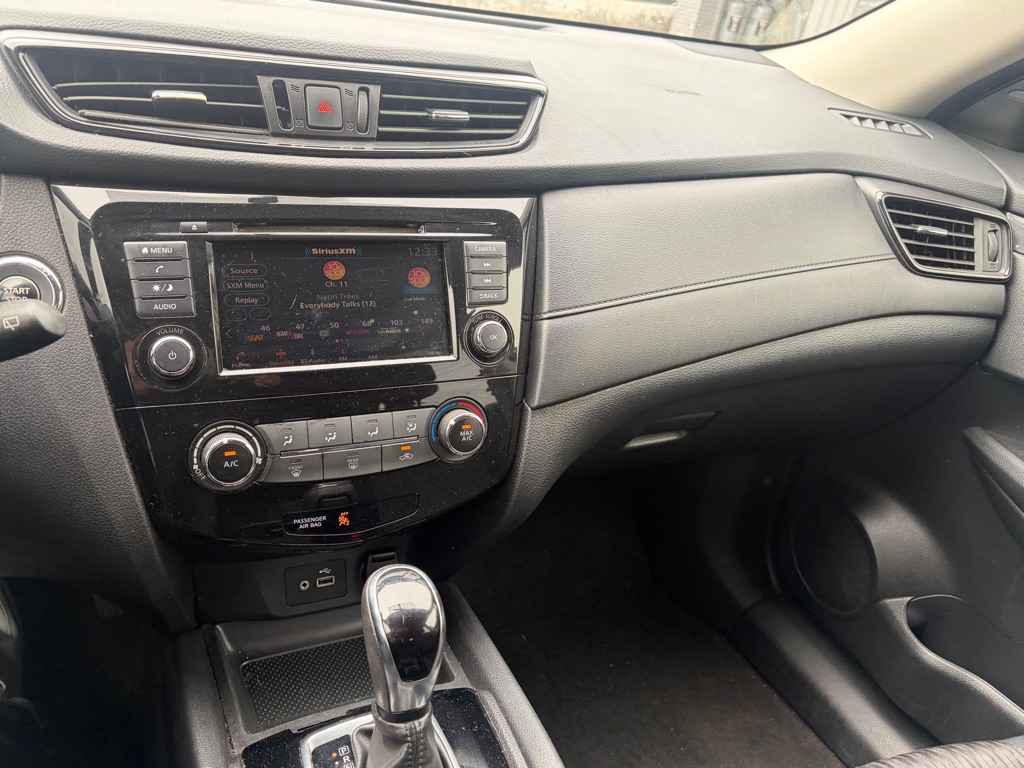 Photo 7 of this NISSAN ROGUE