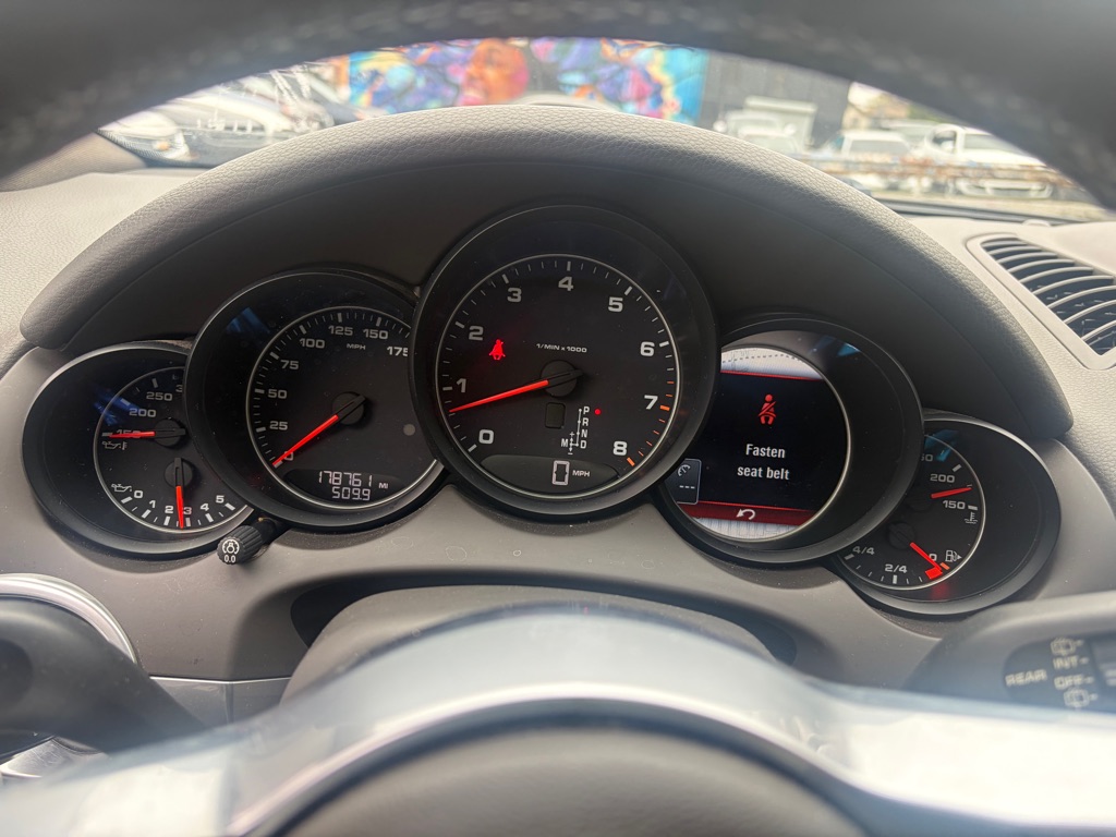 Photo 8 of this PORSCHE CAYENNE