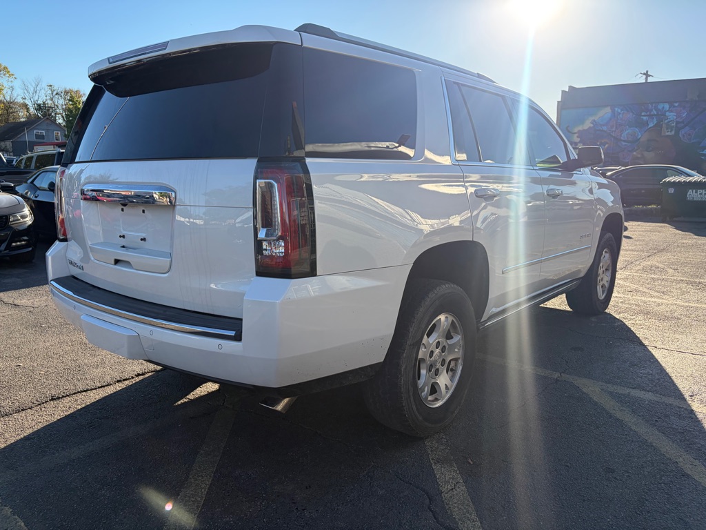 Photo 3 of this GMC YUKON