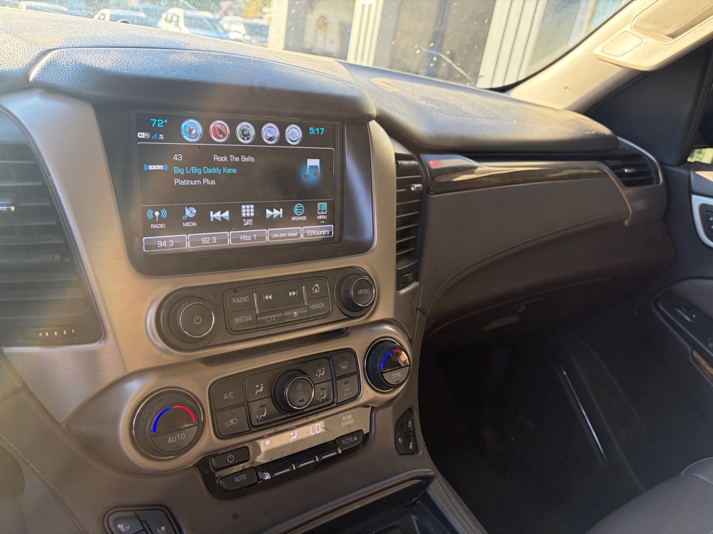 Photo 6 of this GMC YUKON