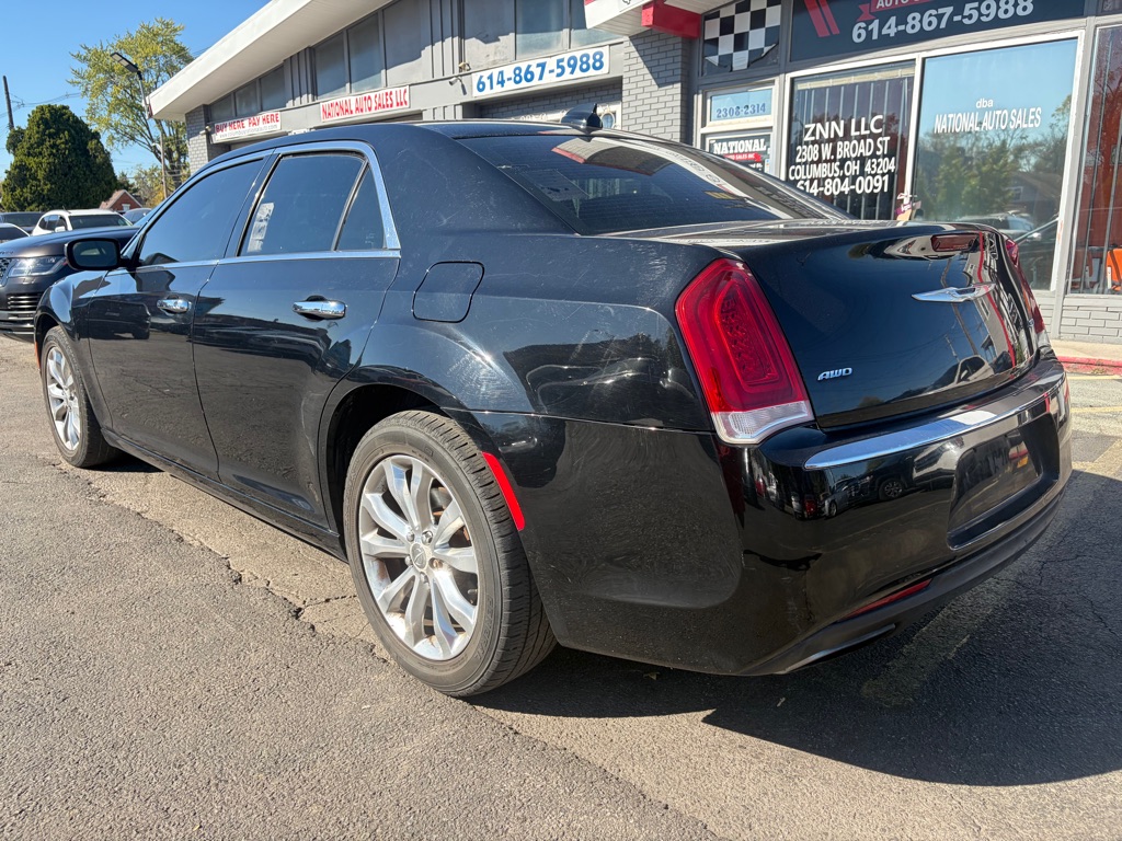 Photo 2 of this CHRYSLER 300