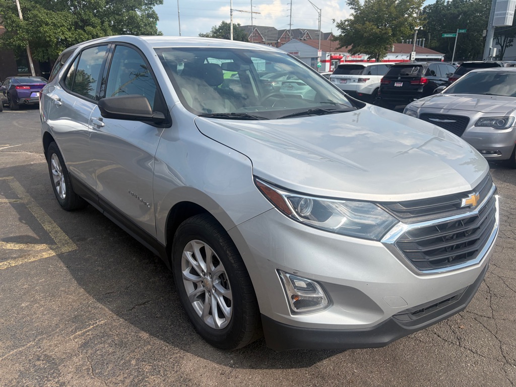 Photo 4 of this CHEVROLET EQUINOX