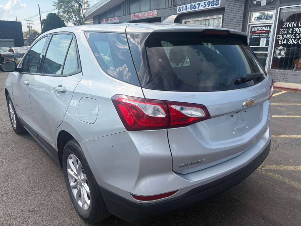 Photo 2 of this CHEVROLET EQUINOX