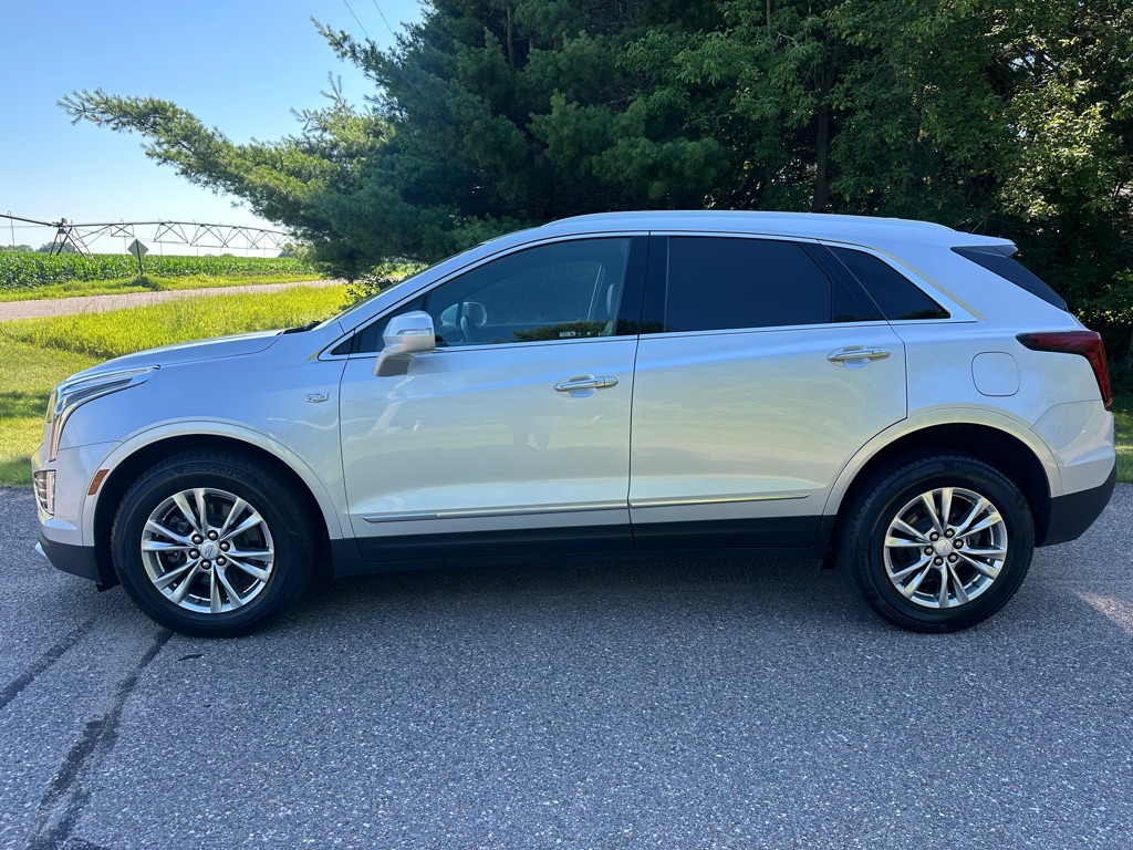 Photo 2 of this CADILLAC XT5