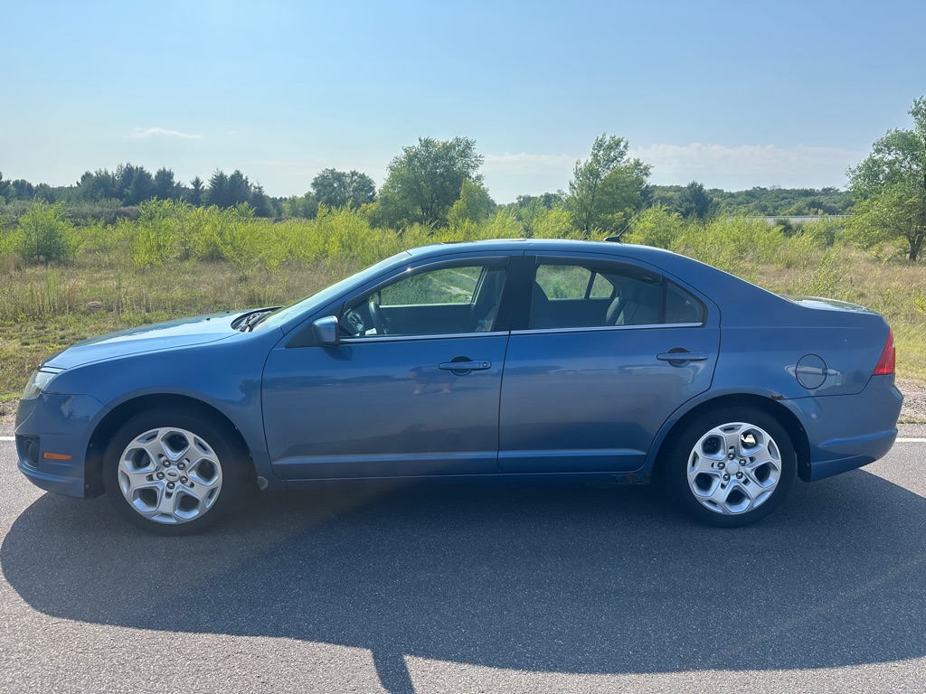 Photo 2 of this FORD FUSION