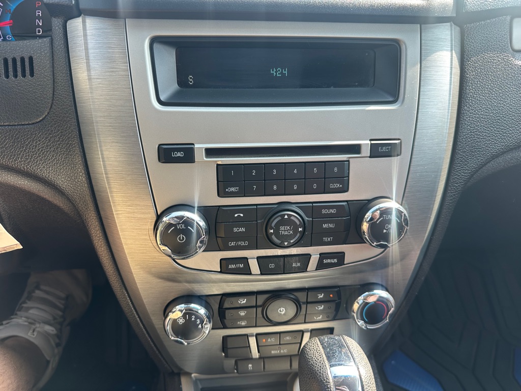 Photo 15 of this FORD FUSION