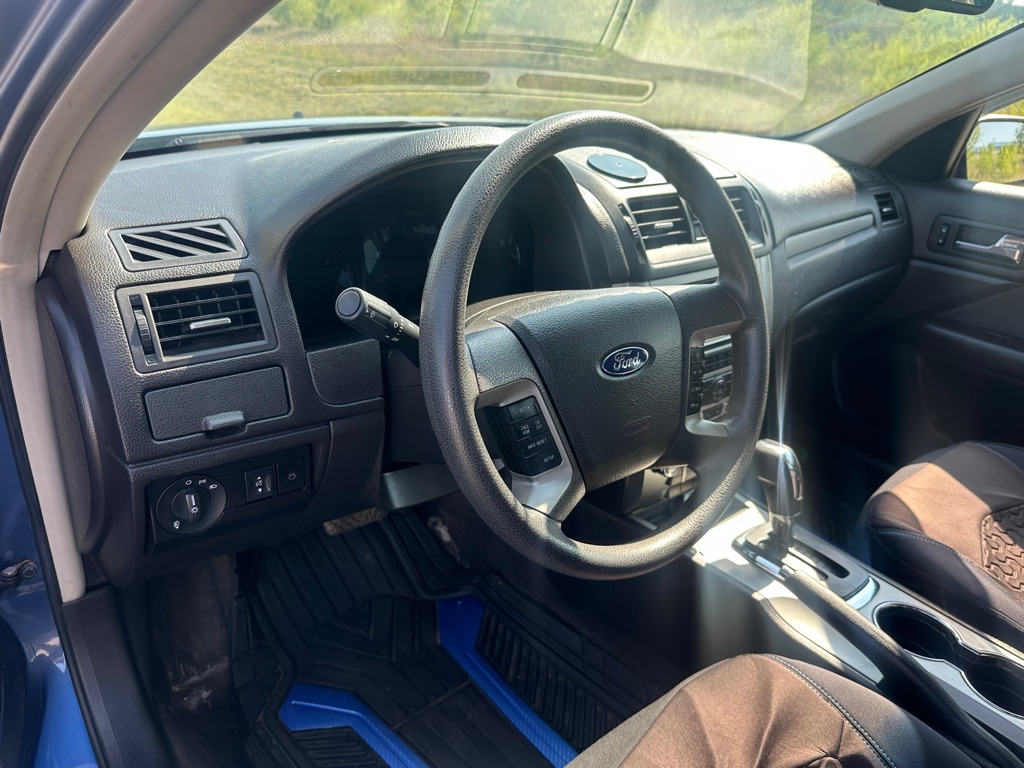 Photo 11 of this FORD FUSION