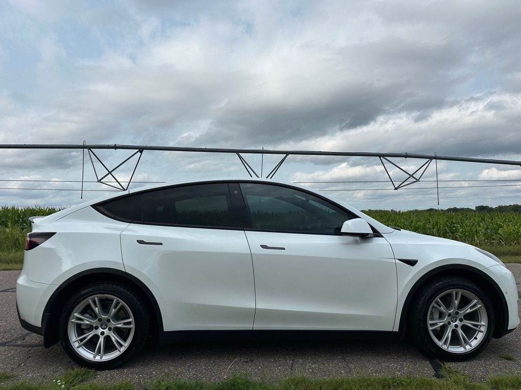 Photo 5 of this TESLA MODEL Y