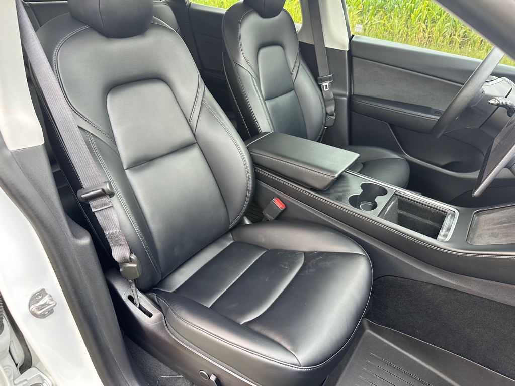 Photo 9 of this TESLA MODEL Y