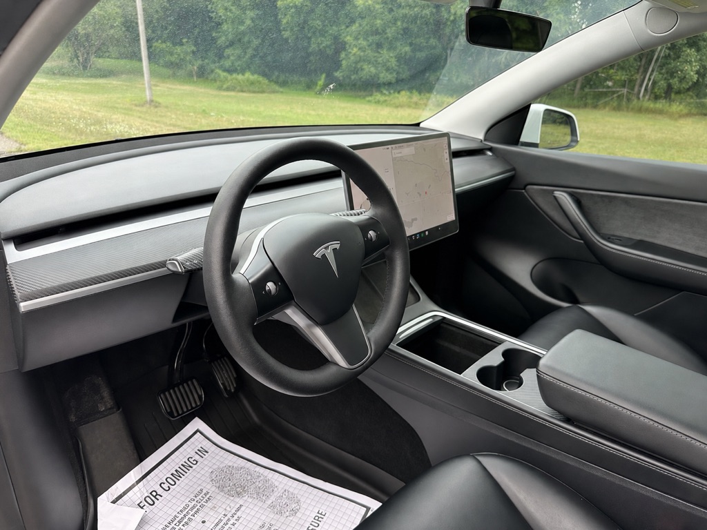 Photo 11 of this TESLA MODEL Y