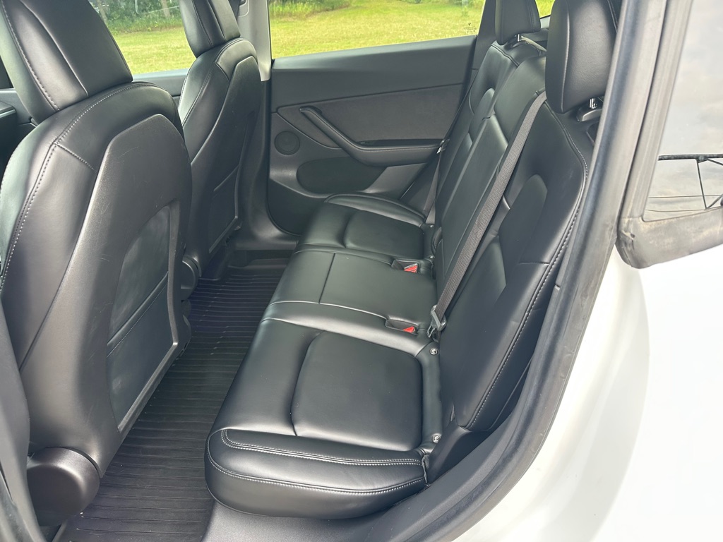 Photo 10 of this TESLA MODEL Y
