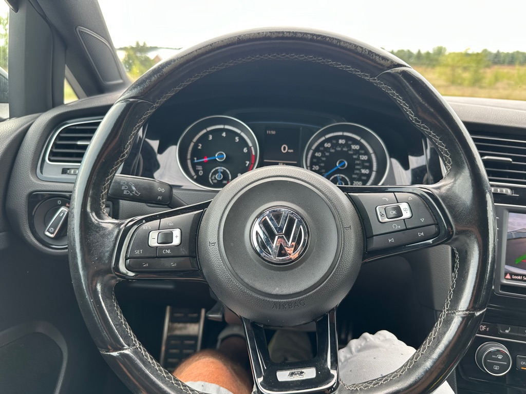 Photo 14 of this VOLKSWAGEN GOLF R