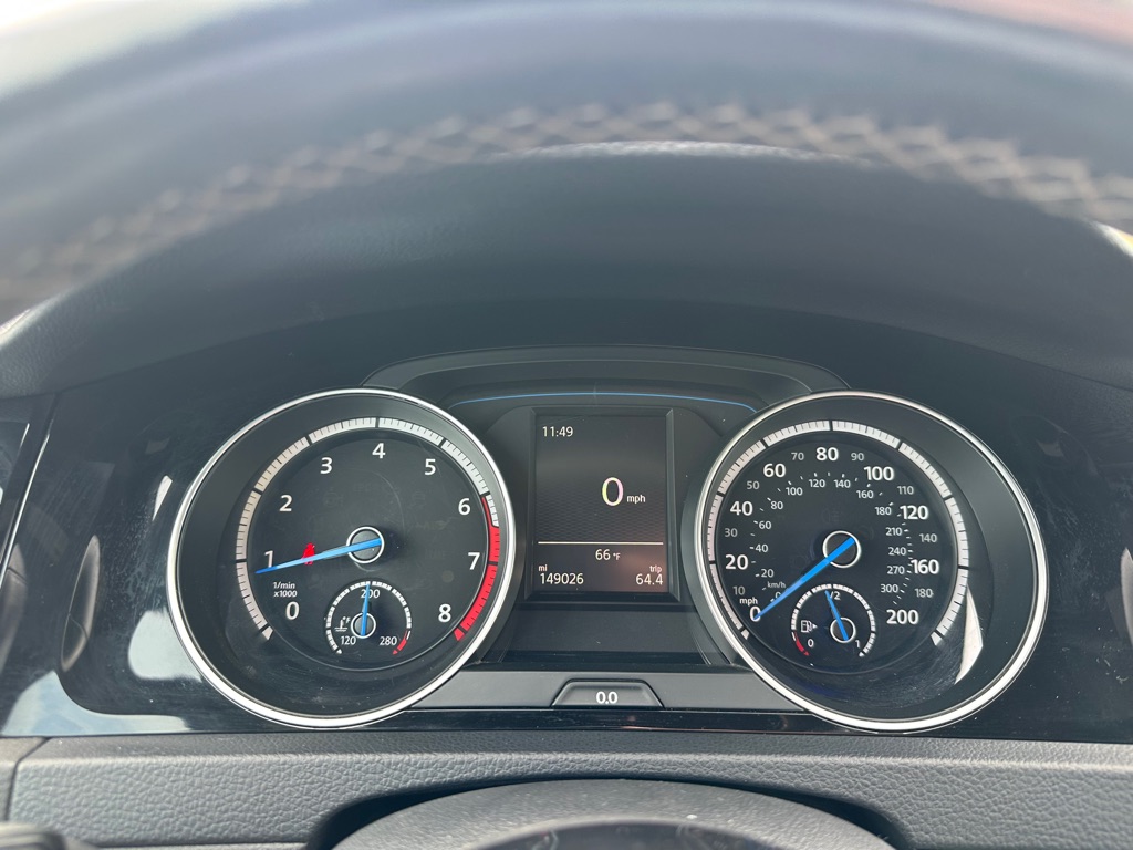 Photo 15 of this VOLKSWAGEN GOLF R
