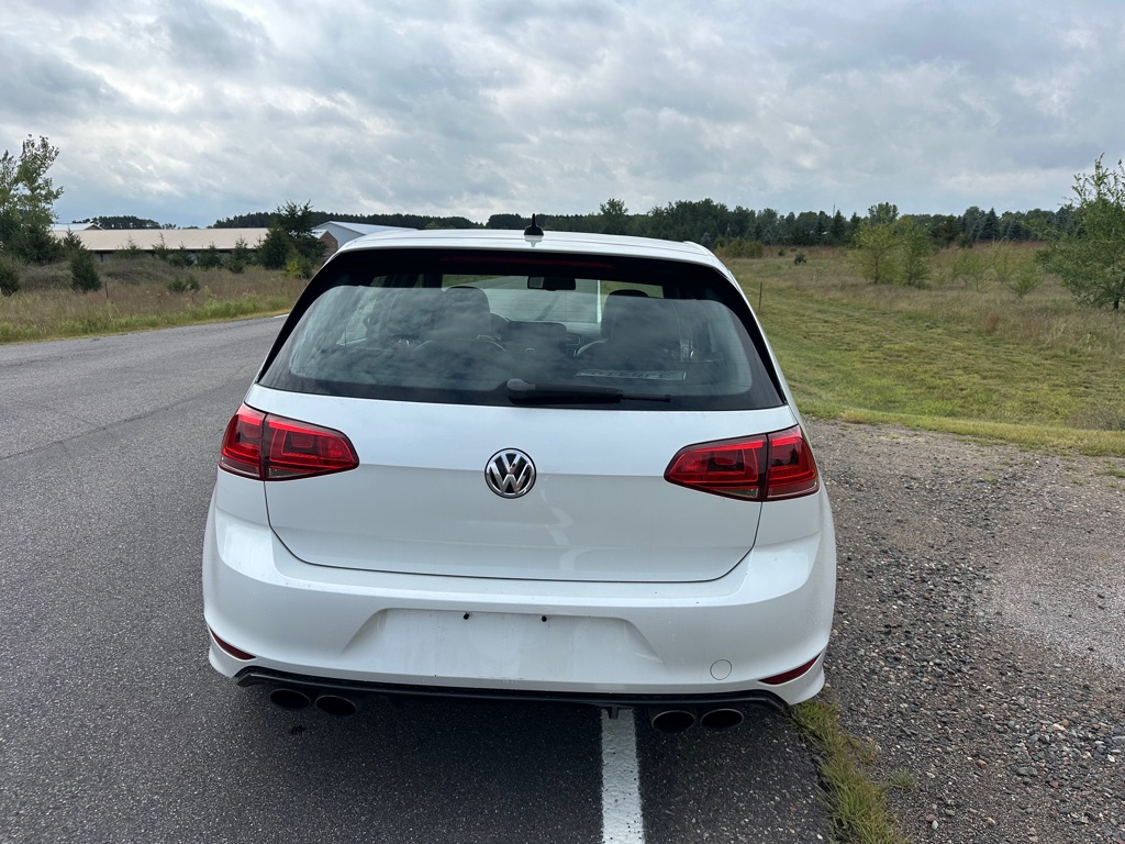 Photo 4 of this VOLKSWAGEN GOLF R