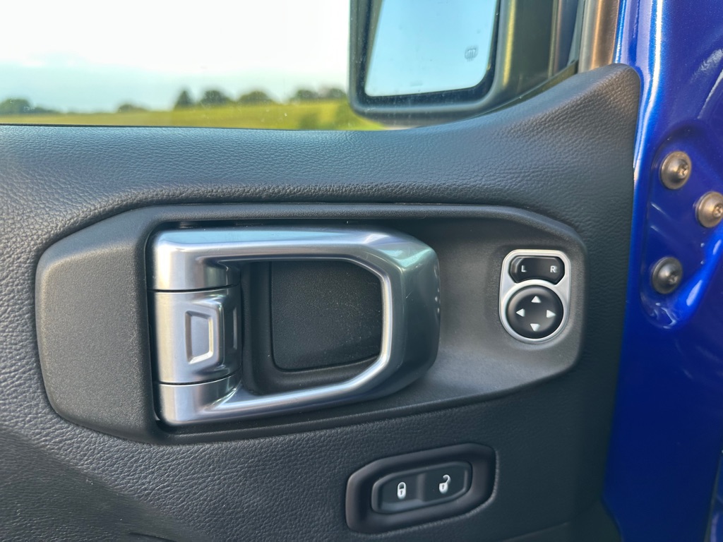 Photo 13 of this JEEP WRANGLER UNLIMI