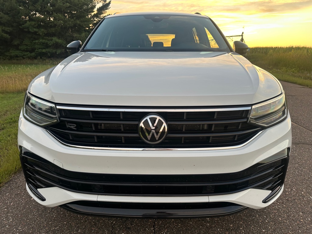 Photo 8 of this VOLKSWAGEN TIGUAN