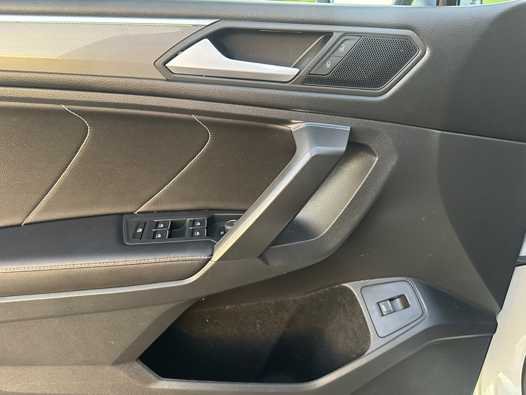 Photo 14 of this VOLKSWAGEN TIGUAN