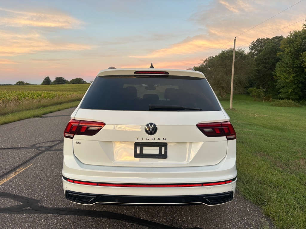Photo 4 of this VOLKSWAGEN TIGUAN