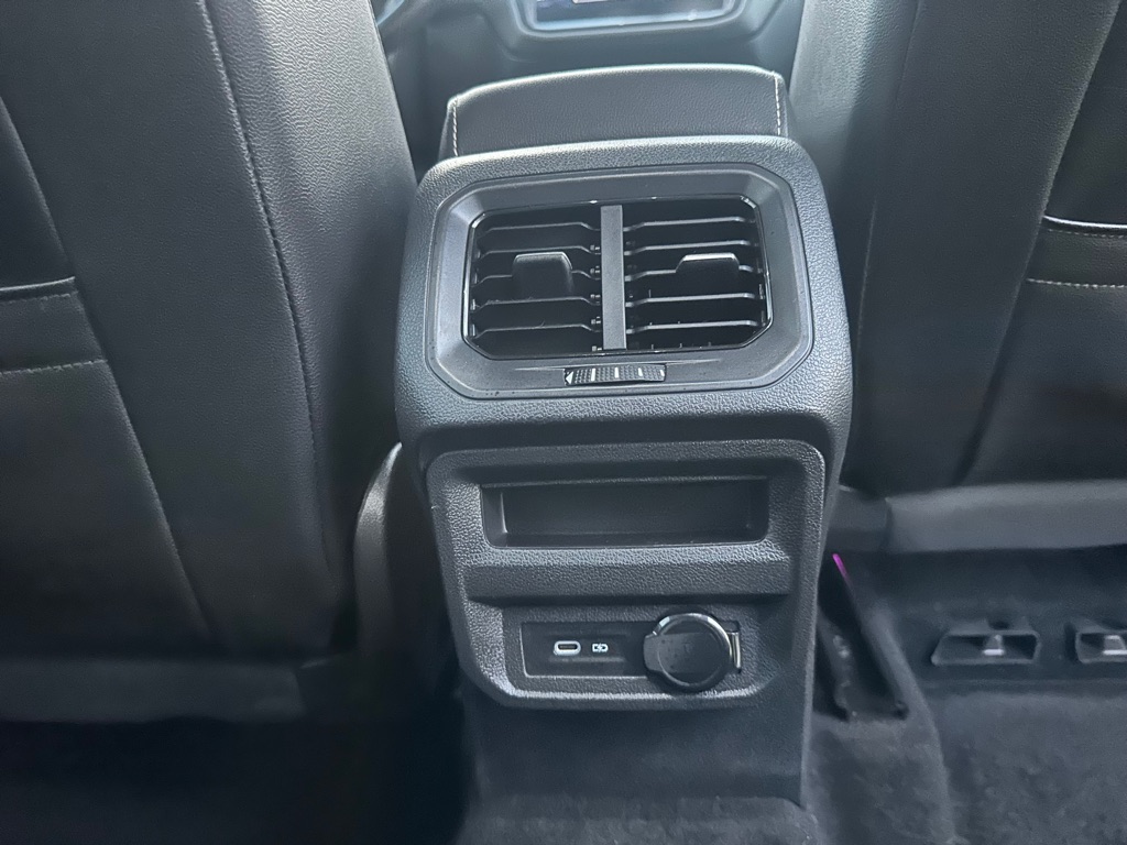 Photo 13 of this VOLKSWAGEN TIGUAN