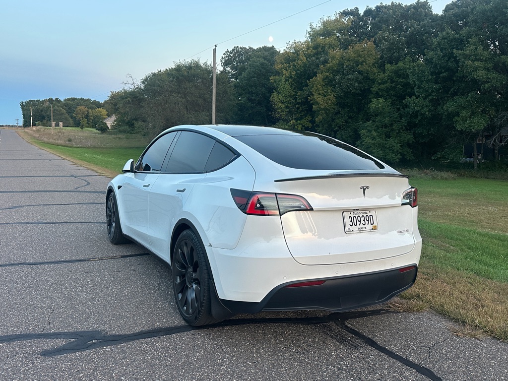 Photo 3 of this TESLA MODEL Y