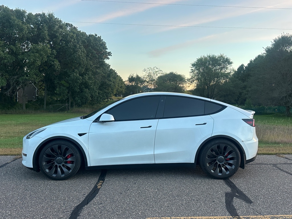Photo 2 of this TESLA MODEL Y