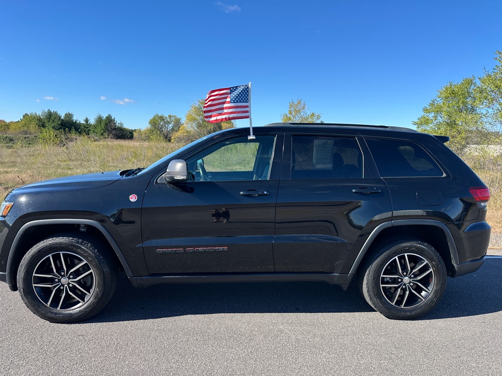 Photo 2 of this JEEP GRAND CHEROKEE