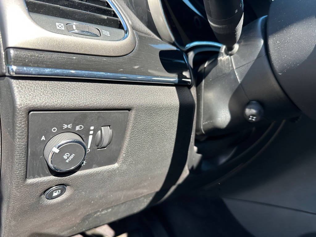 Photo 13 of this JEEP GRAND CHEROKEE