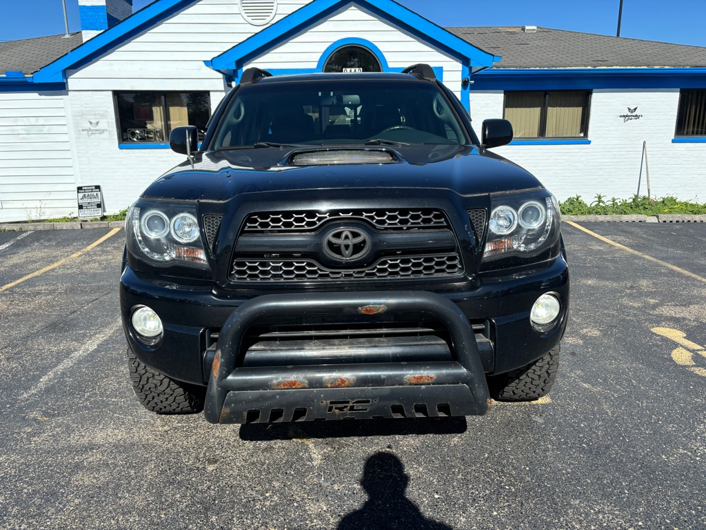 Photo 2 of this TOYOTA TACOMA