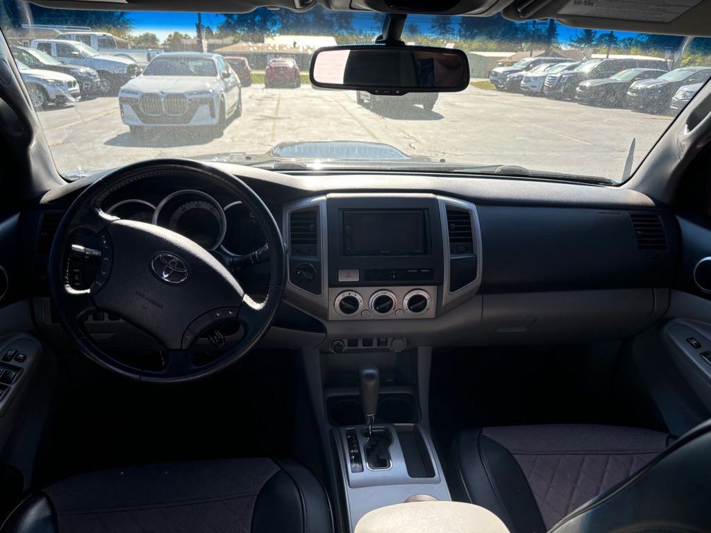 Photo 9 of this TOYOTA TACOMA
