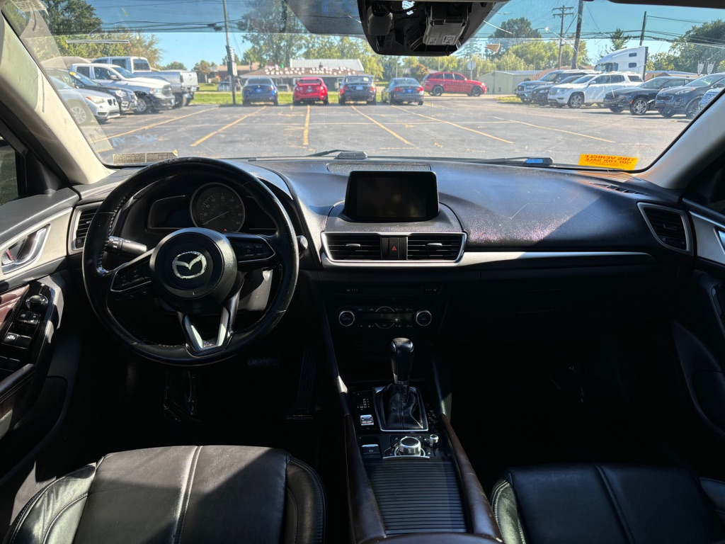 Photo 9 of this MAZDA 3