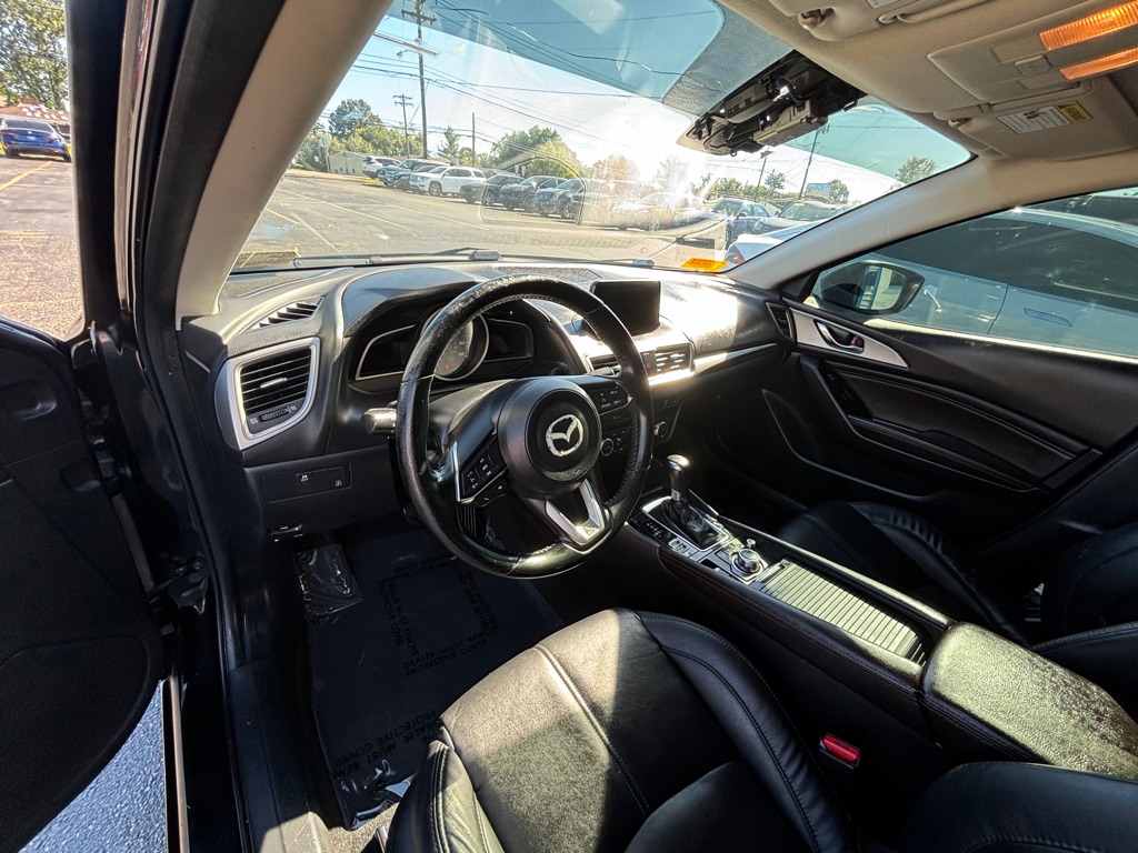 Photo 7 of this MAZDA 3