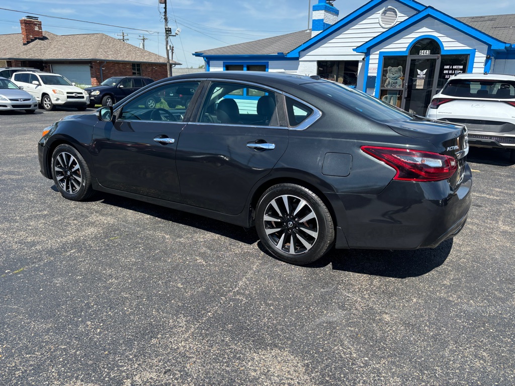 Photo 7 of this NISSAN ALTIMA