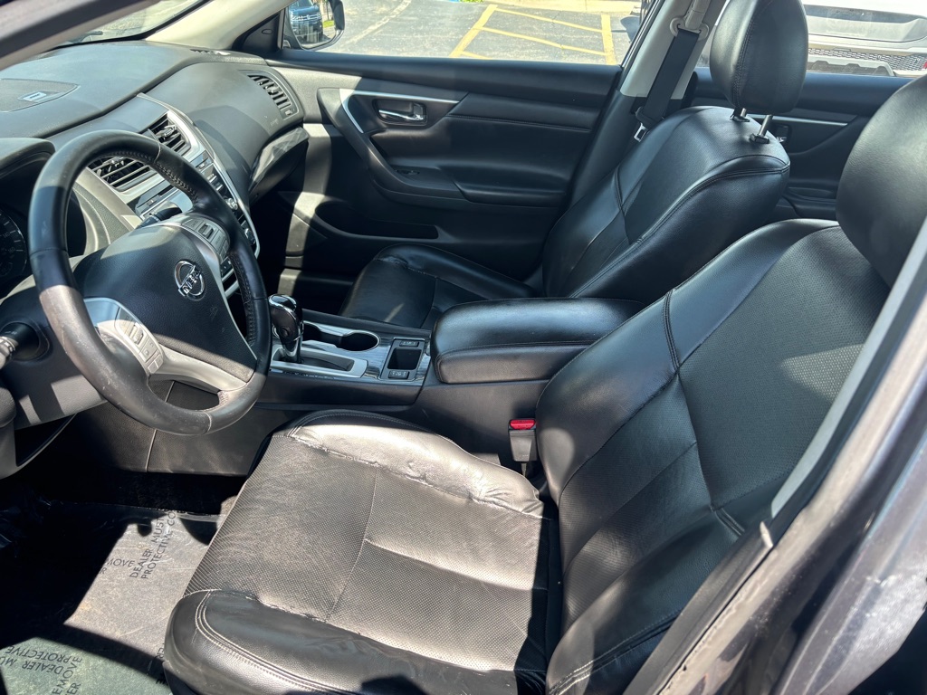 Photo 8 of this NISSAN ALTIMA