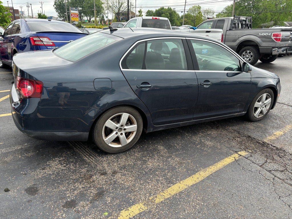 Photo 4 of this VOLKSWAGEN JETTA