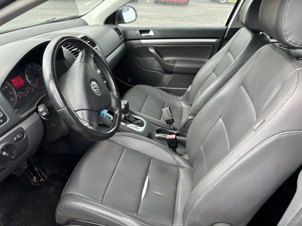 Photo 7 of this VOLKSWAGEN JETTA
