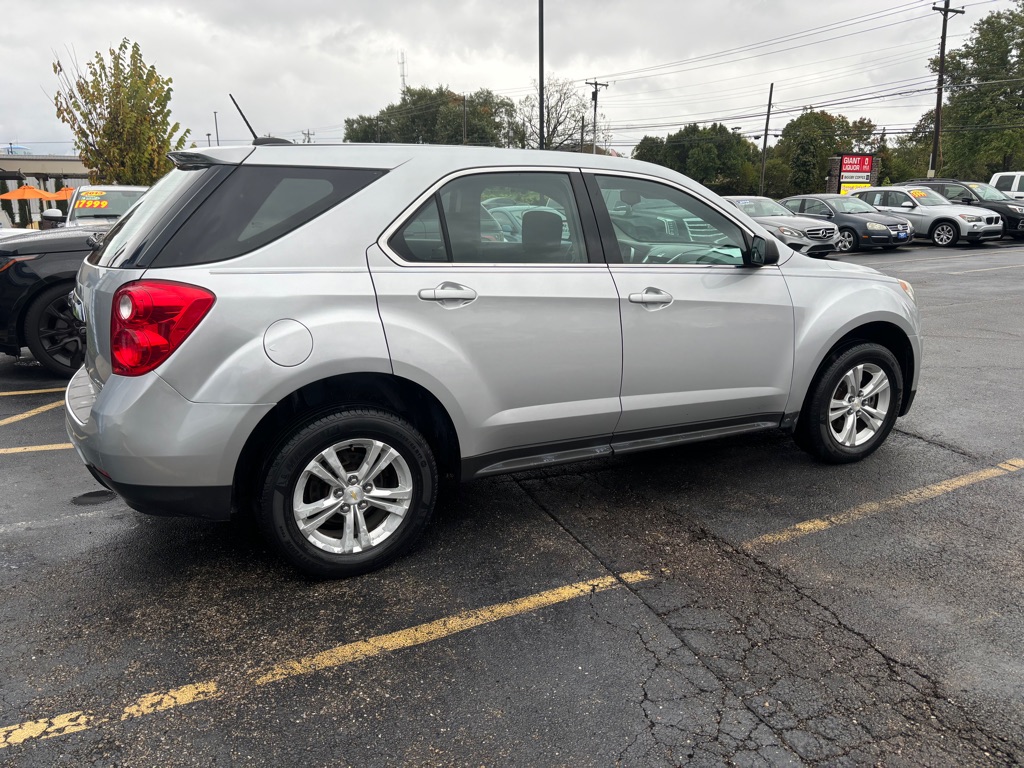 Photo 4 of this CHEVROLET EQUINOX