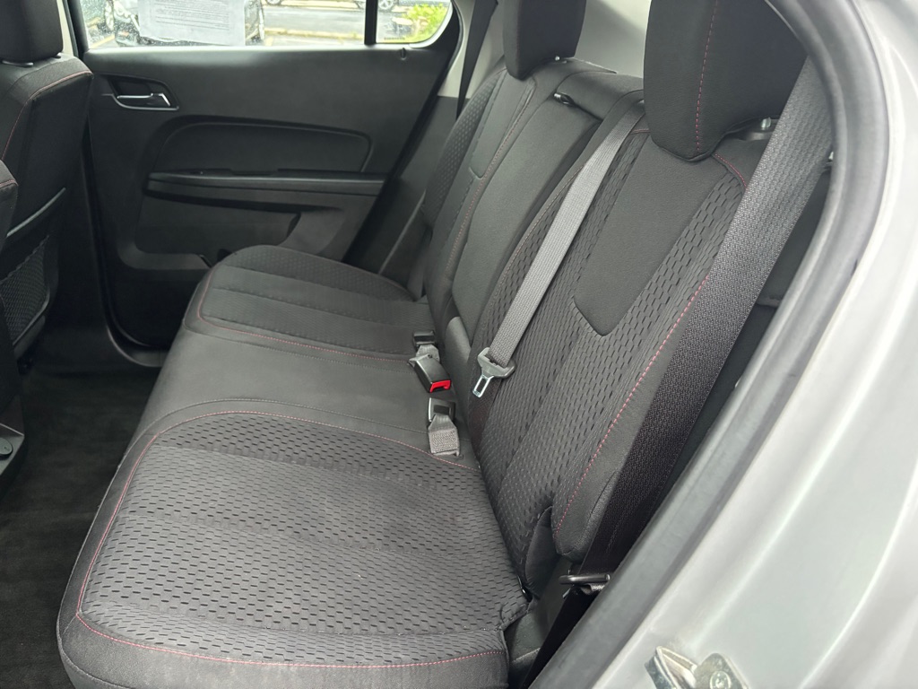 Photo 8 of this CHEVROLET EQUINOX
