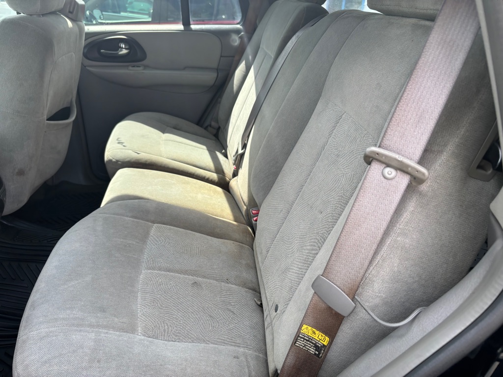Photo 10 of this CHEVROLET TRAILBLAZER