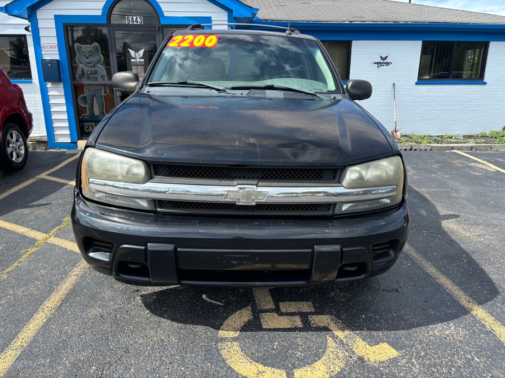 Photo 2 of this CHEVROLET TRAILBLAZER