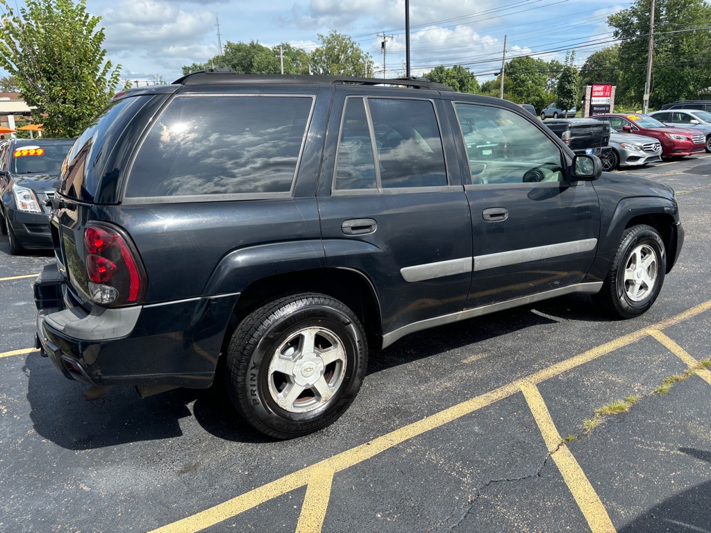 Photo 4 of this CHEVROLET TRAILBLAZER