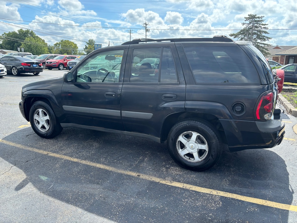 Photo 6 of this CHEVROLET TRAILBLAZER