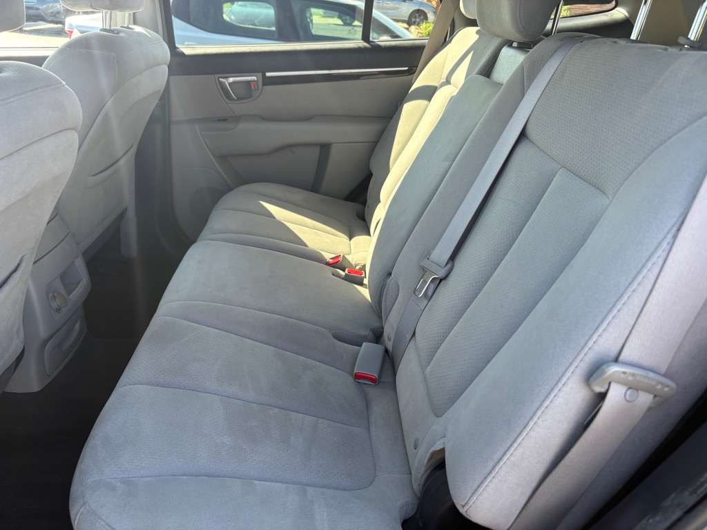 Photo 9 of this HYUNDAI SANTA FE