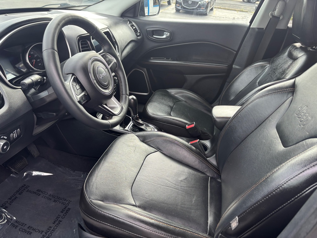 Photo 7 of this JEEP COMPASS