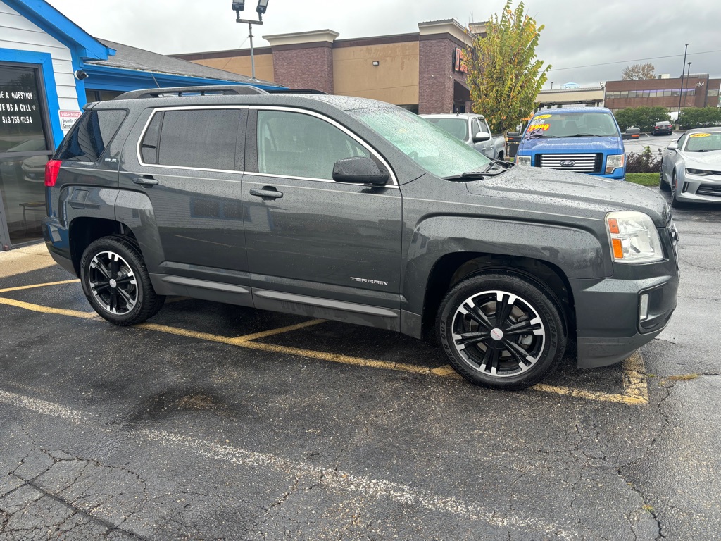 Photo 3 of this GMC TERRAIN