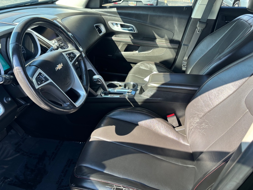 Photo 8 of this CHEVROLET EQUINOX