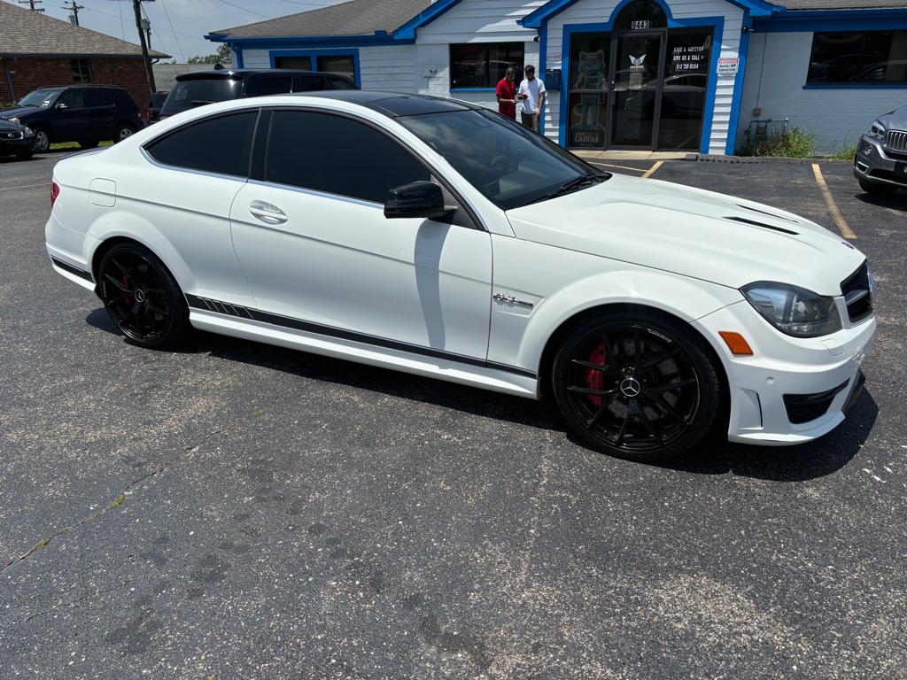 Photo 3 of this MERCEDES-BENZ C-CLASS