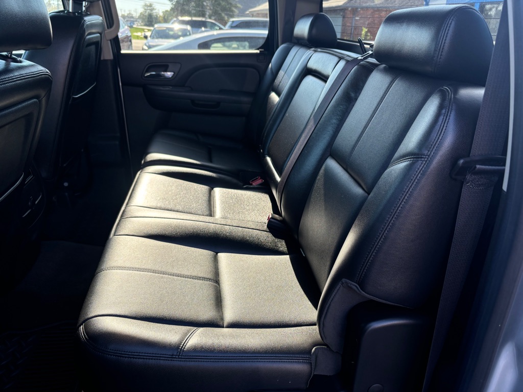 Photo 10 of this CHEVROLET SILVERADO 1500