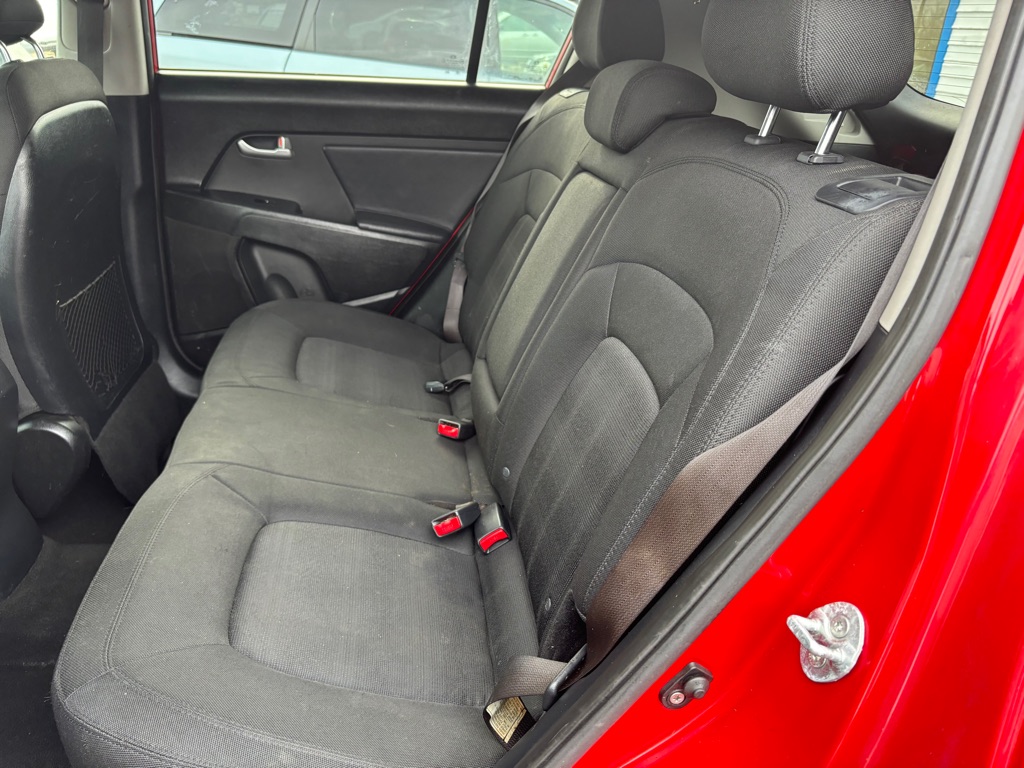 Photo 10 of this KIA SPORTAGE
